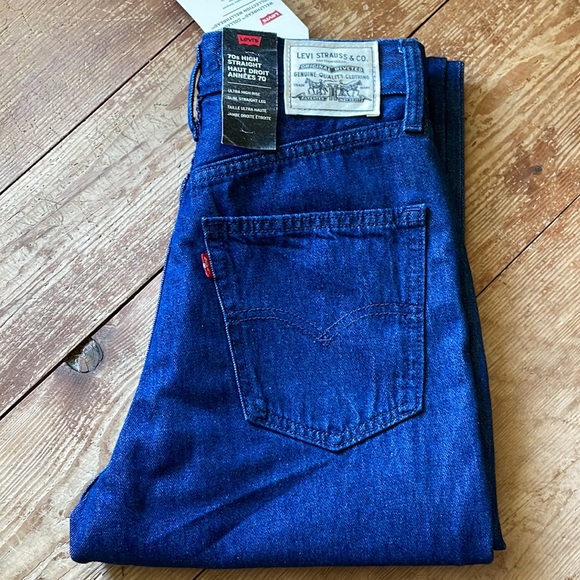 Levi's Denim - NWT, LEVI’S 70s High Straight jeans, Size W27 , L31